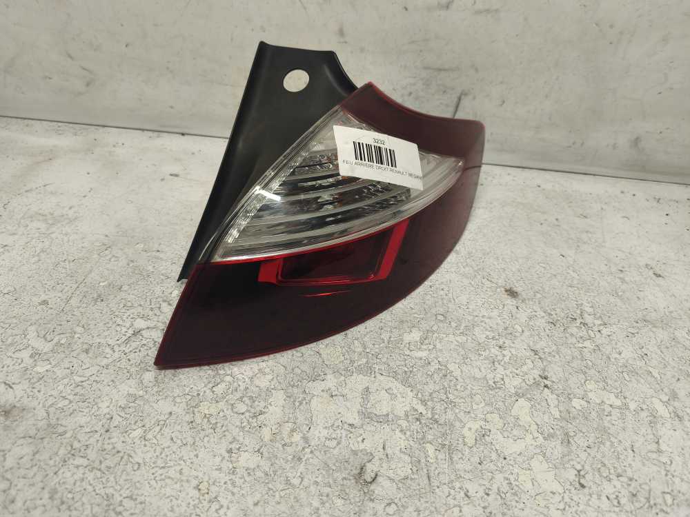 FEU ARRIERE DROIT RENAULT EXTERIEUR - Vue 1